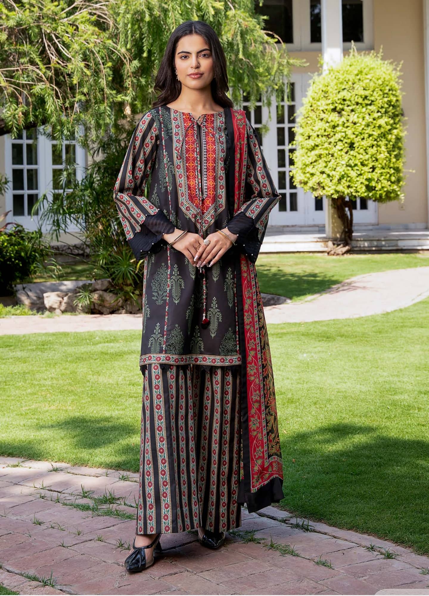 img_charizma_c_prints_fall_awwal_boutique