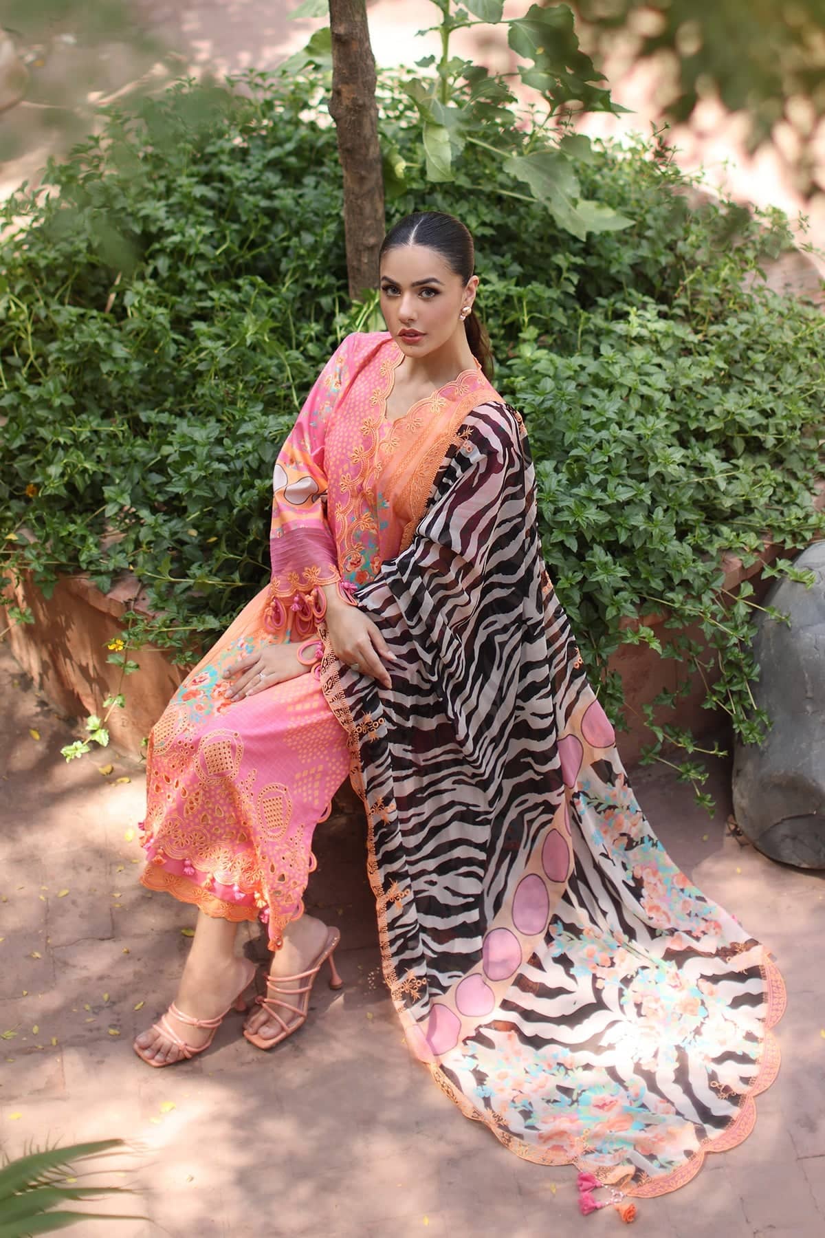 img_charizma_combination_awwal_boutique