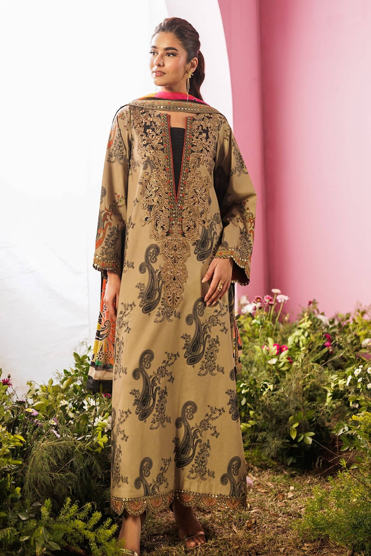 img_rang_e_bahaar_lawn_awwal_boutique