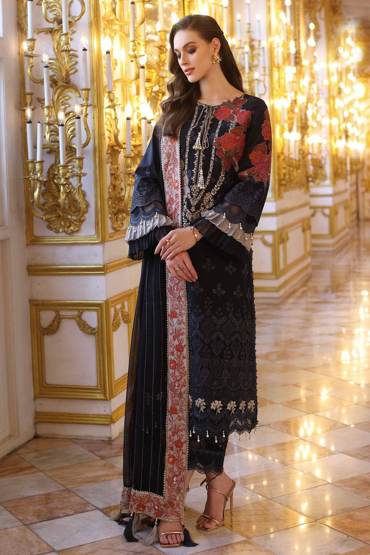 img_charizma_tabeer_lawn_awwal_boutique