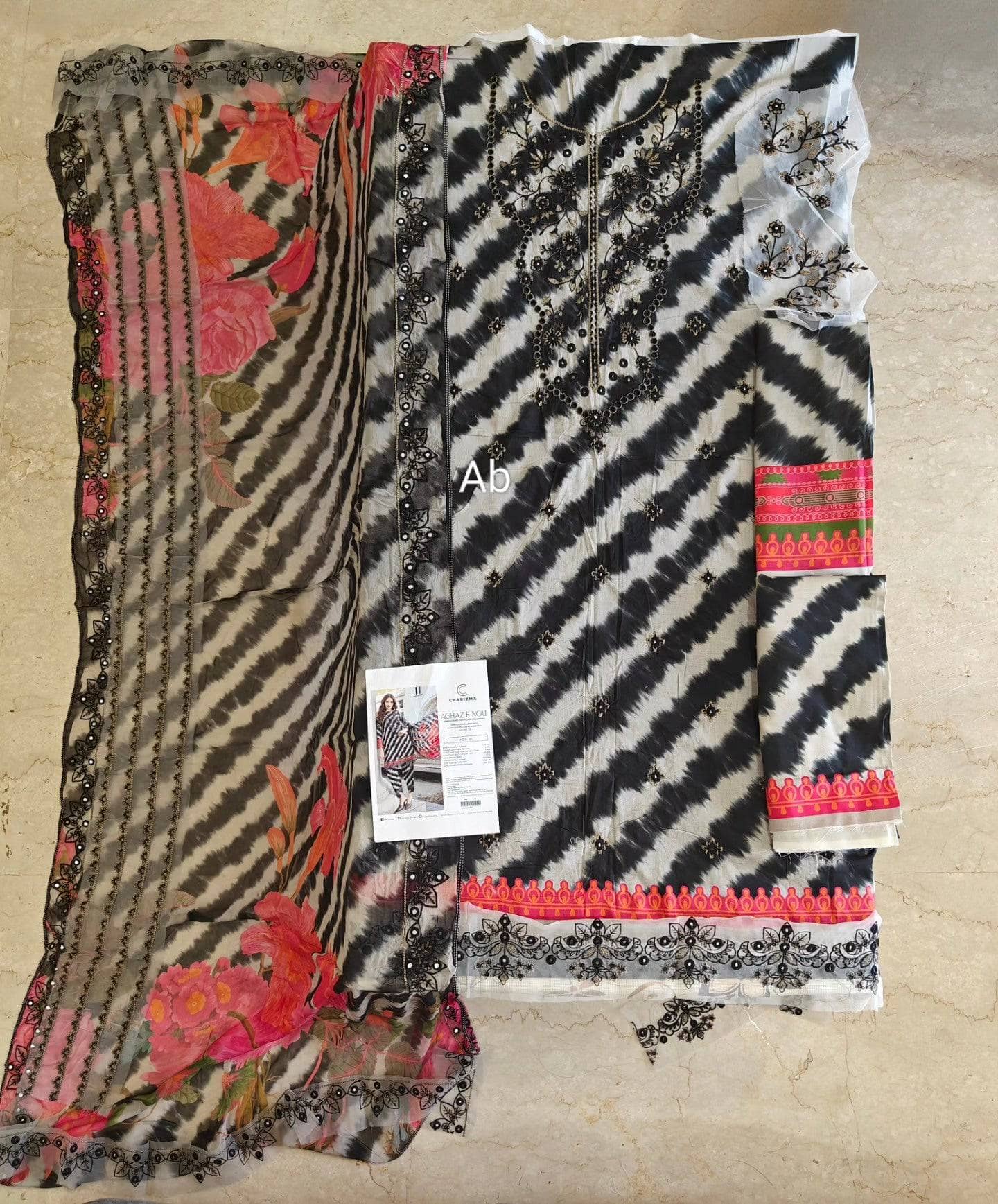 img_charizma_lawn_awwal_boutique