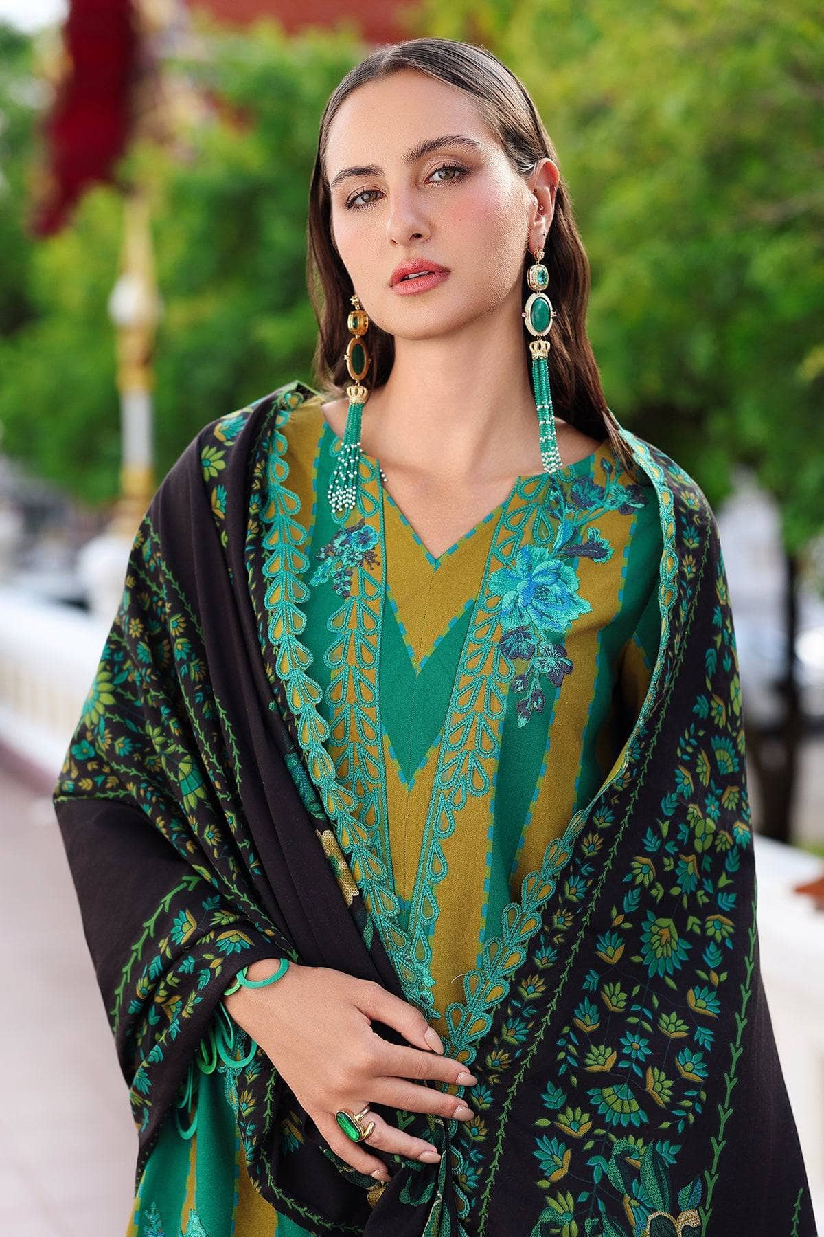 img_charizma_aniiq_linen_awwal_boutique