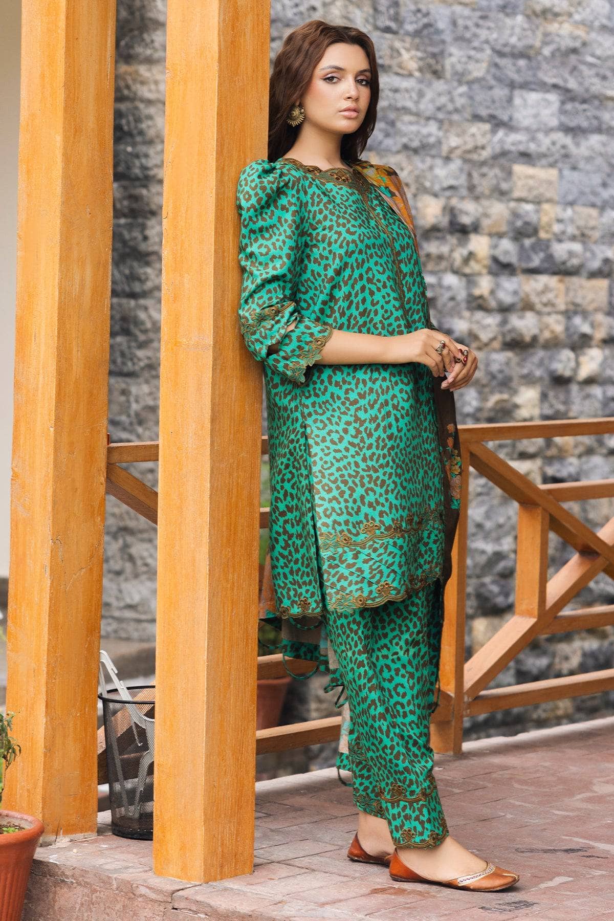 img_charizma_aniiq_shawl_collection_awwal_boutique