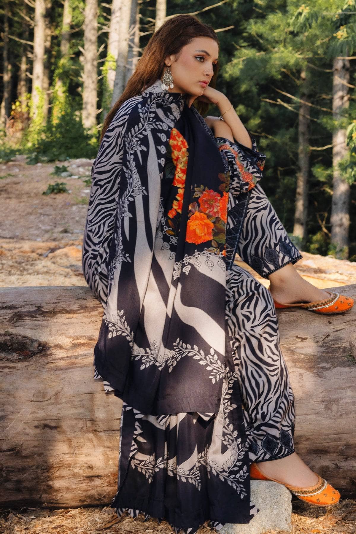 img_charizma_aniiq_staple_shawl_awwal_boutique