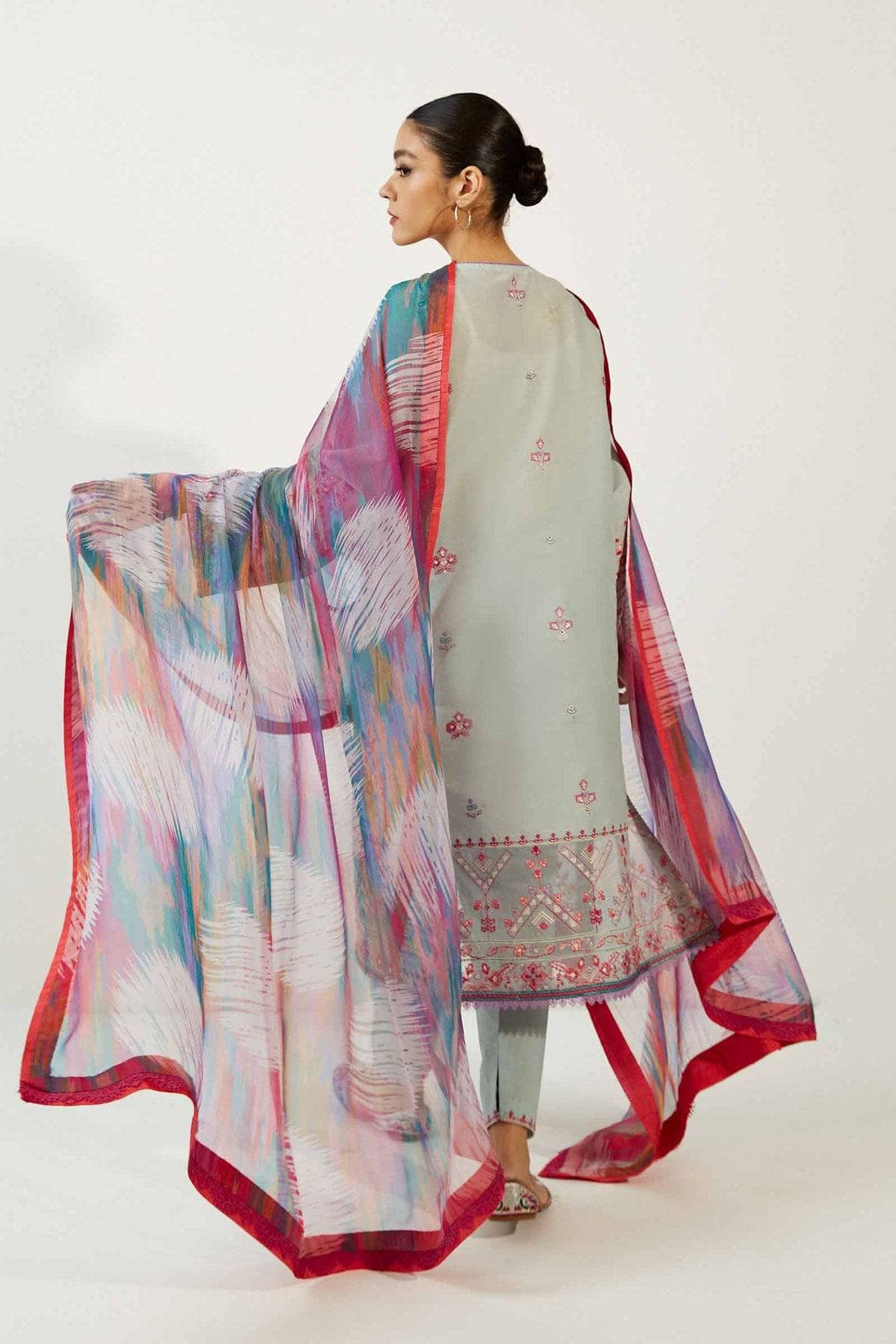 img_coco_by_zara_shahjahan_lawn_23_awwal_boutique