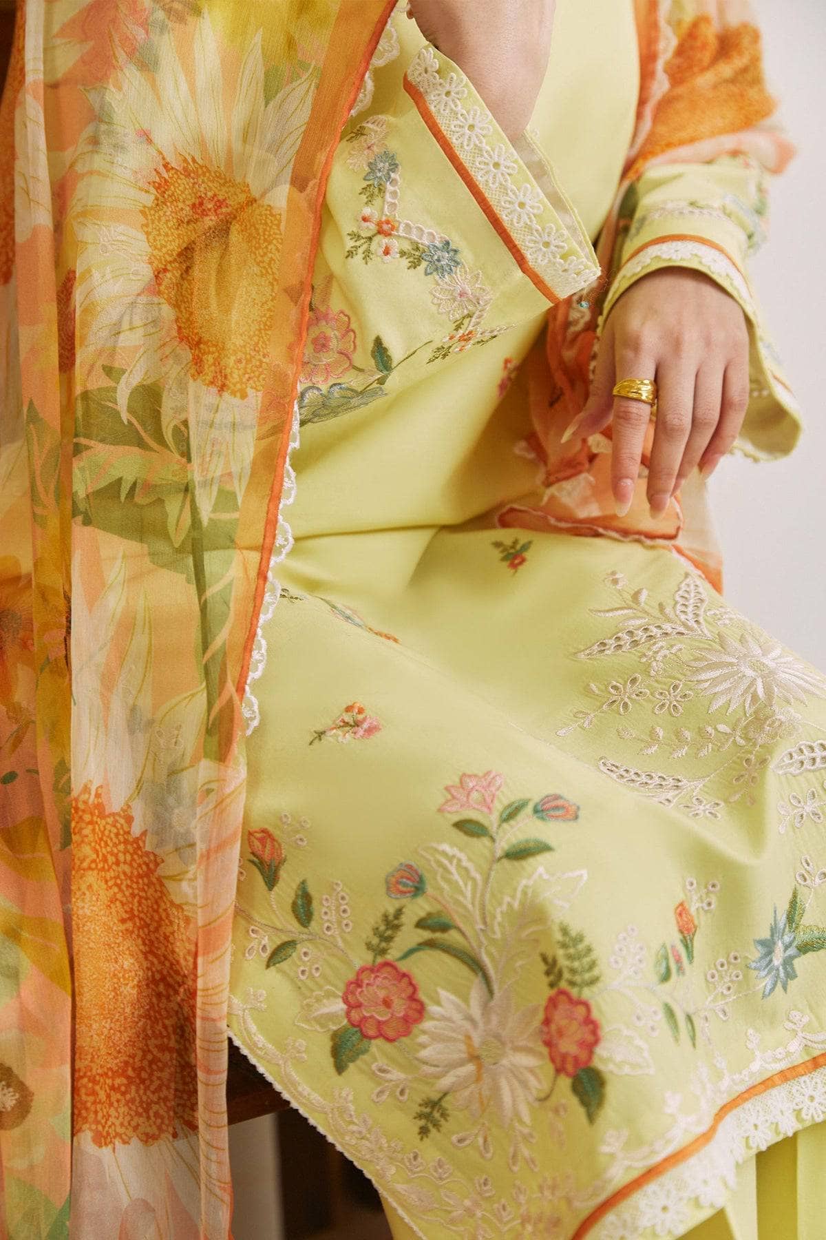 img_coco_by_zara_shahjahan_lawn_24_awwal_boutique