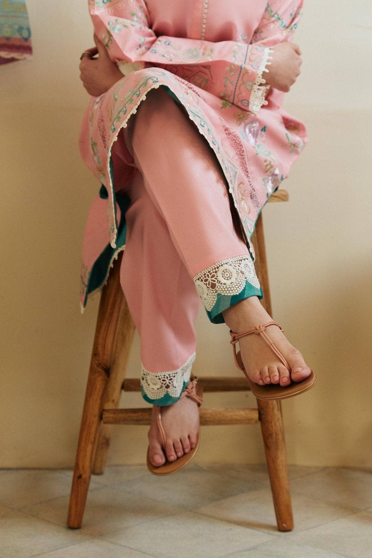 img_coco_by_zara_shahjahan_lawn_24_awwal_boutique