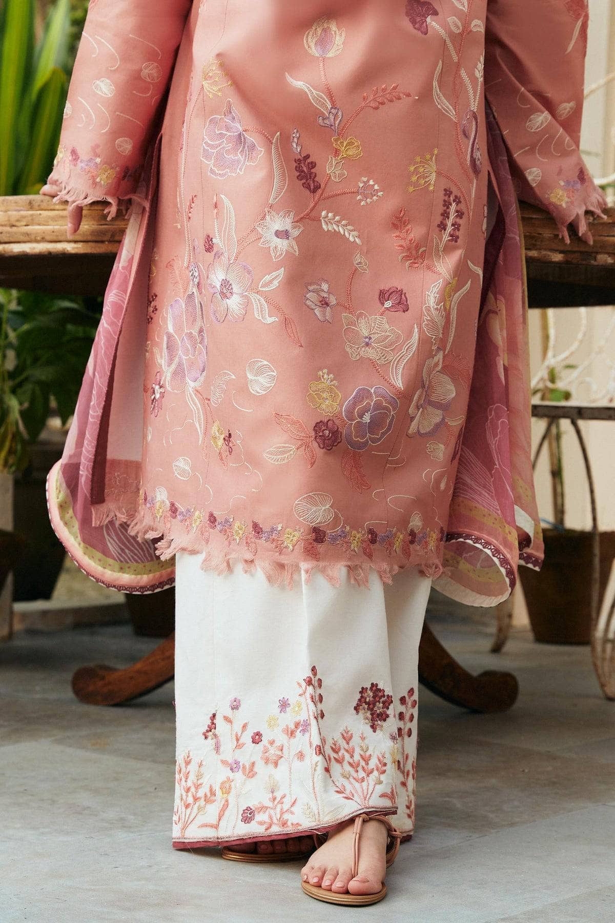 img_coco_by_zara_shahjahan_lawn_24_awwal_boutique
