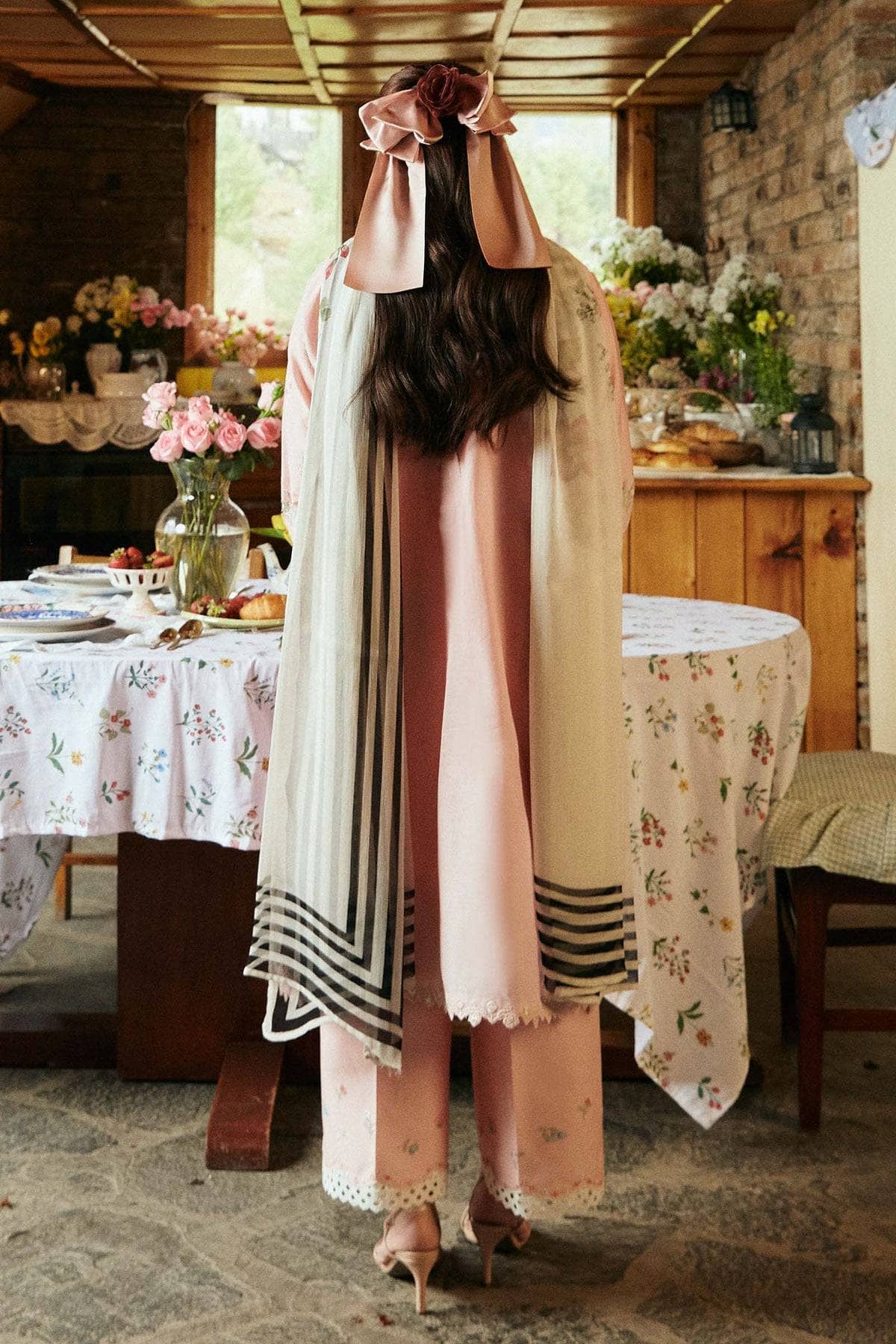 img_zara_shahjahan_coco_lawn_awwal_boutique