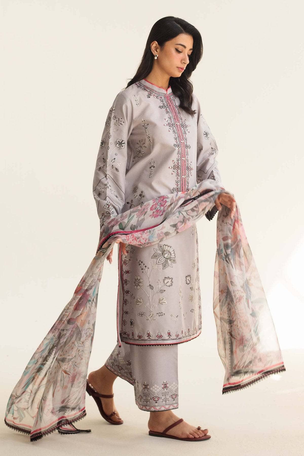 img_zara_shahjahan_coco_lawn_awwal_boutique