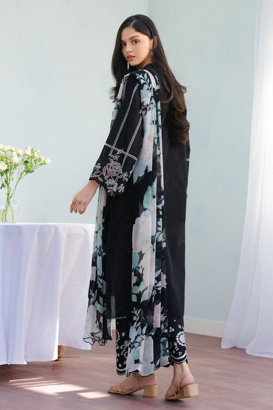 Img_coco_by_zara_shahjahan_awwal_boutique