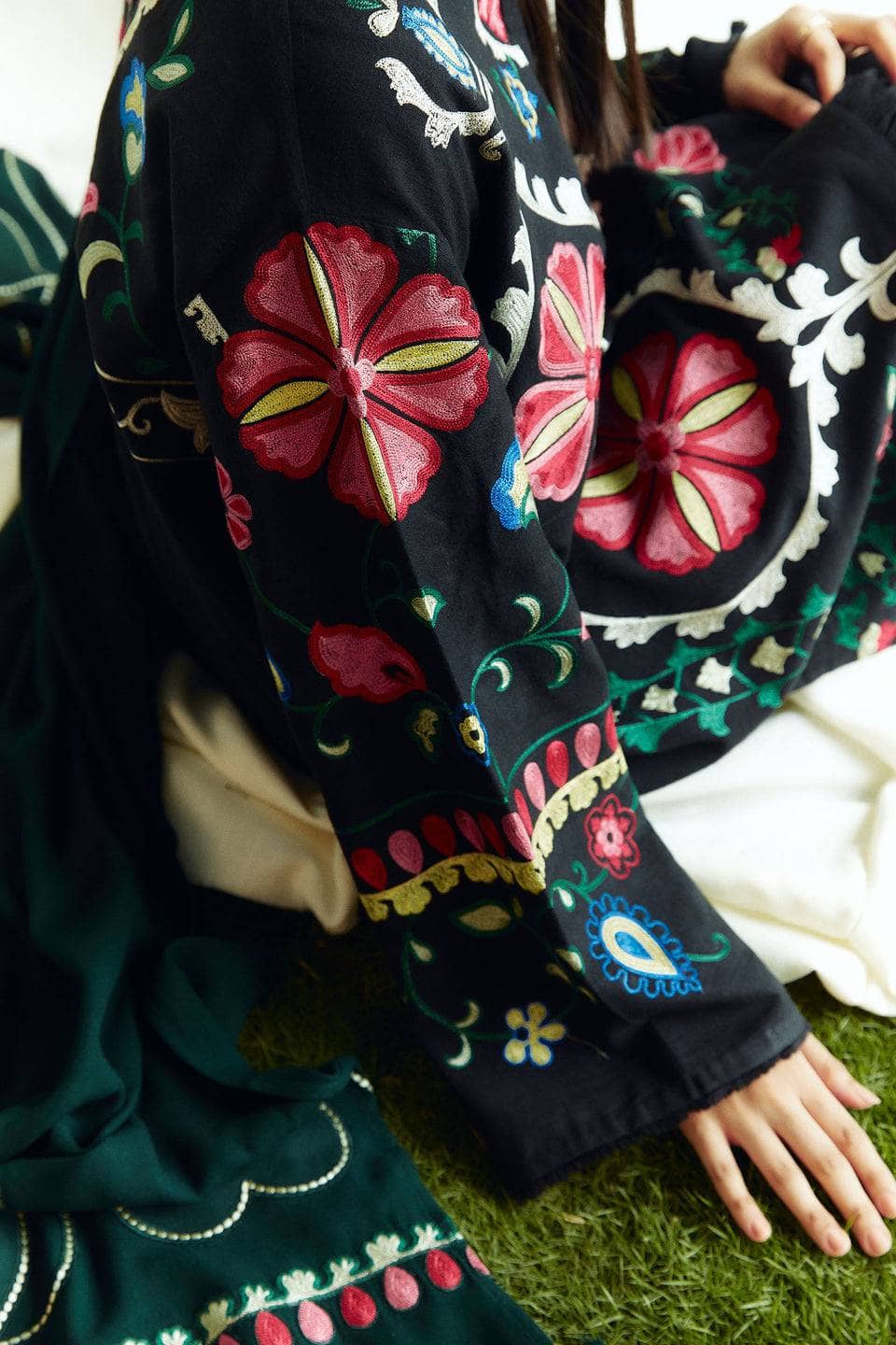 img_zara_shahjahan_coco_winter_24_awwal_boutique