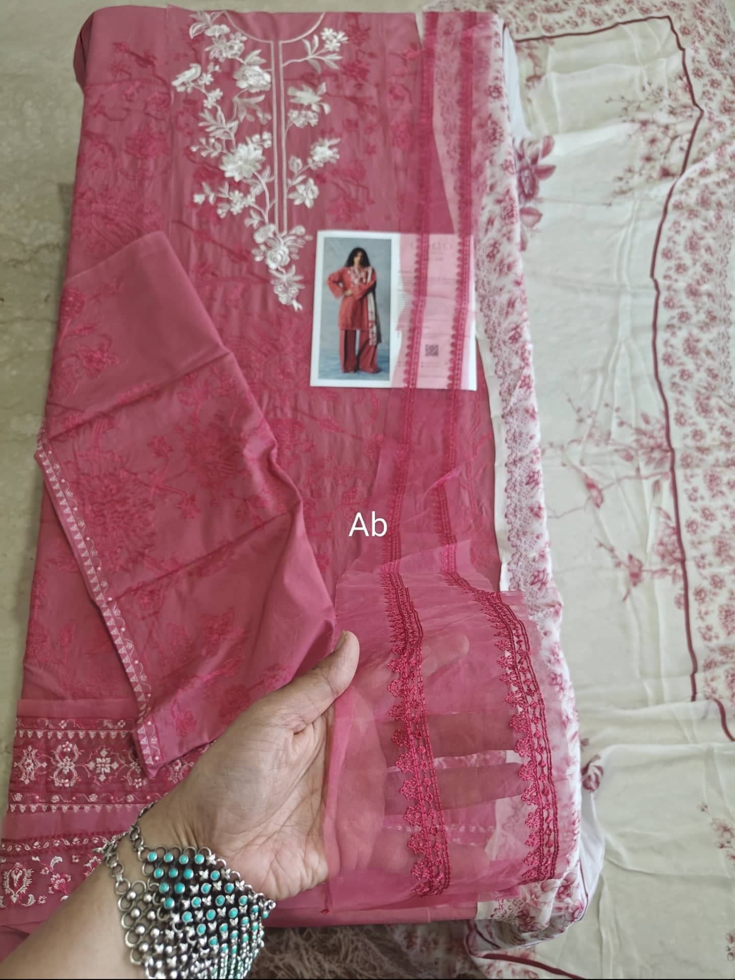 Open Pic//Zara Shahjahan Coco Lawn 26/Aviona-3B