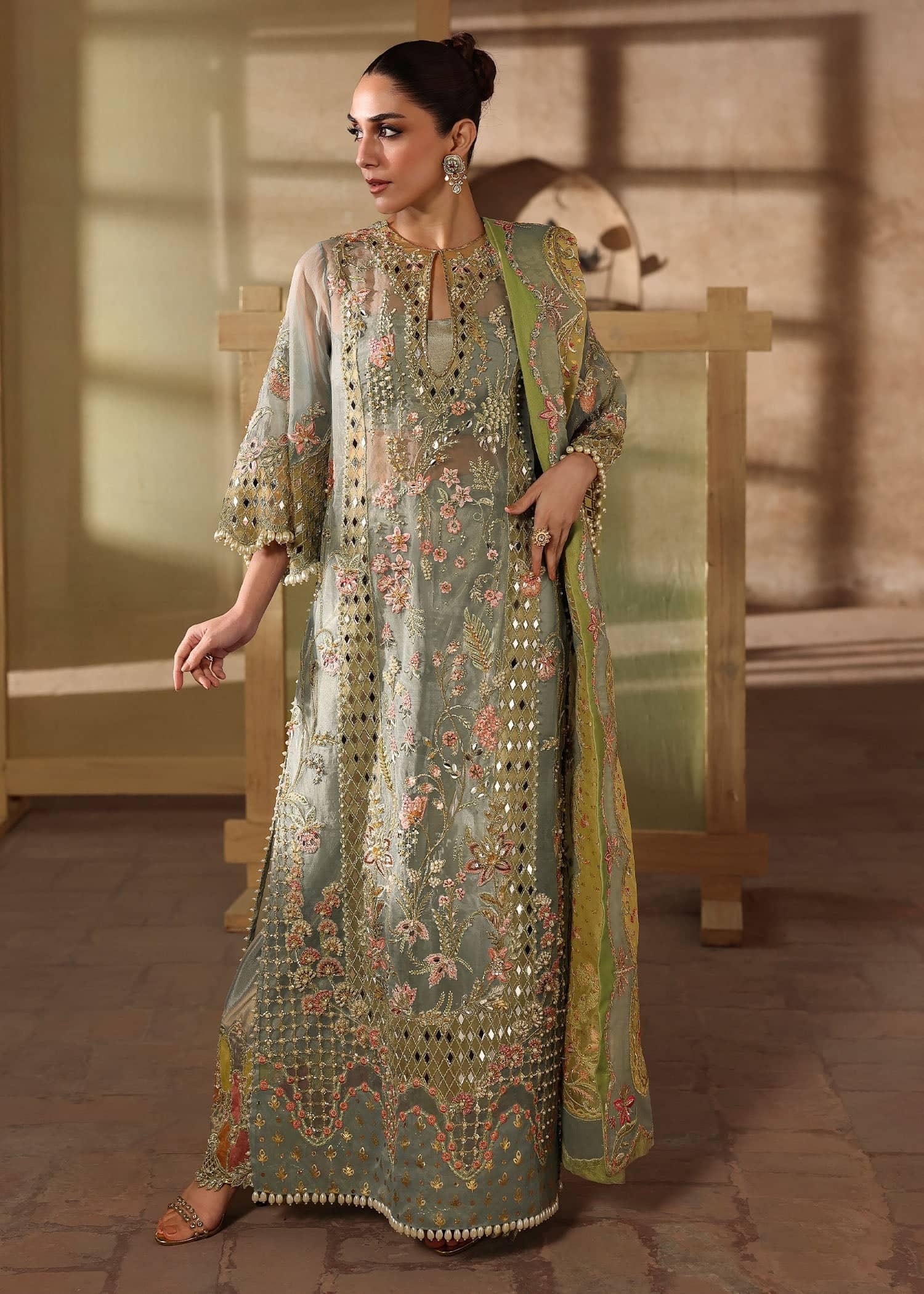 img_crimson_wedding_edition_awwal_boutique