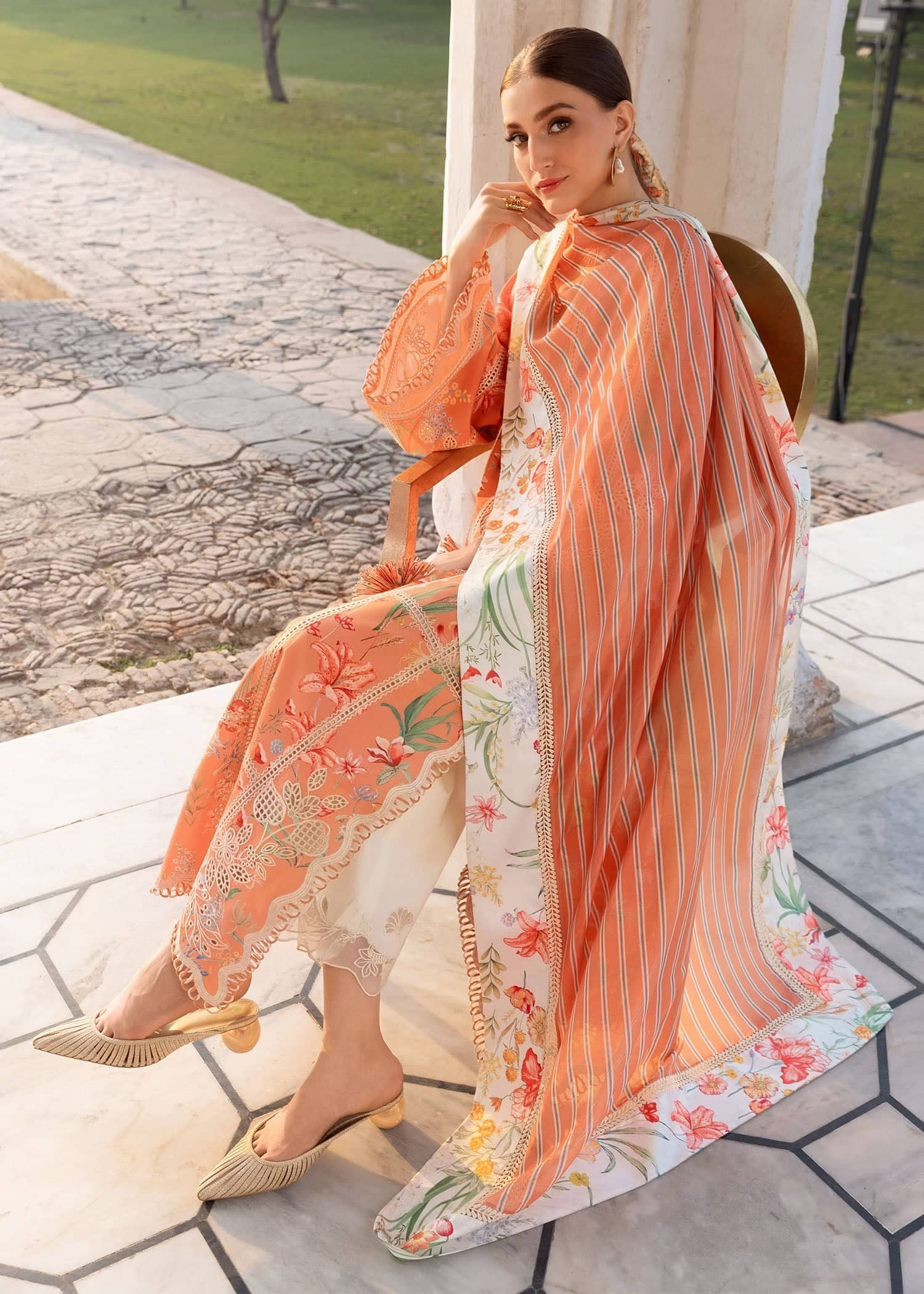 img_flow_by_crimson_awwal_boutique