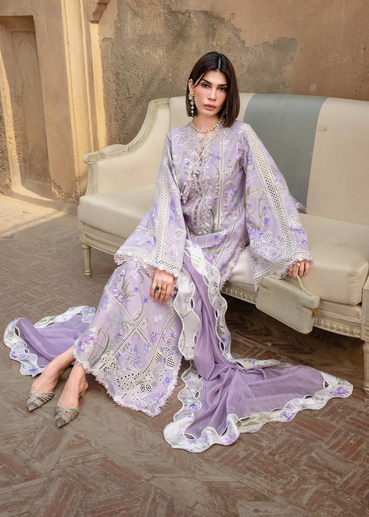 img_flow_by_crimson_awwal_boutique
