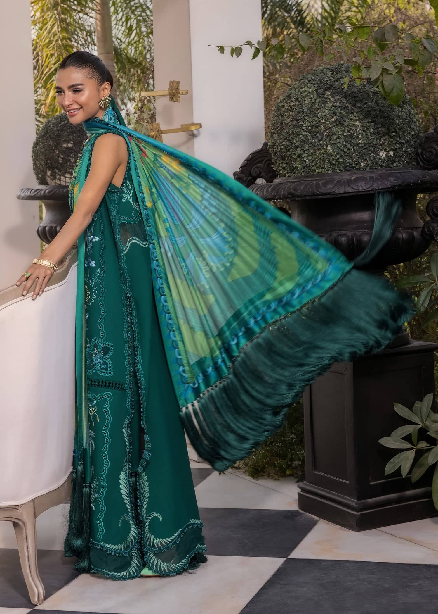 img_flow_by_crimson_awwal_boutique