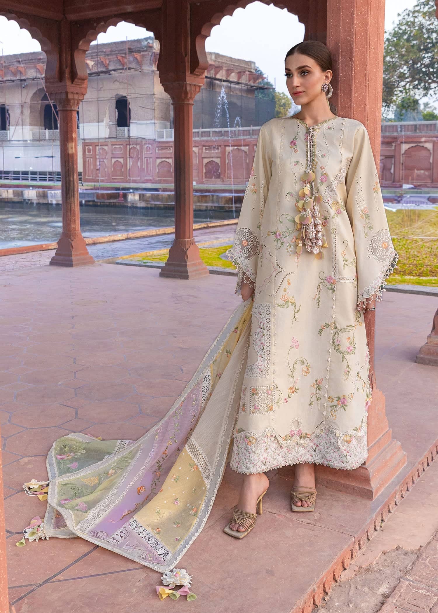 img_flow_by_crimson_awwal_boutique