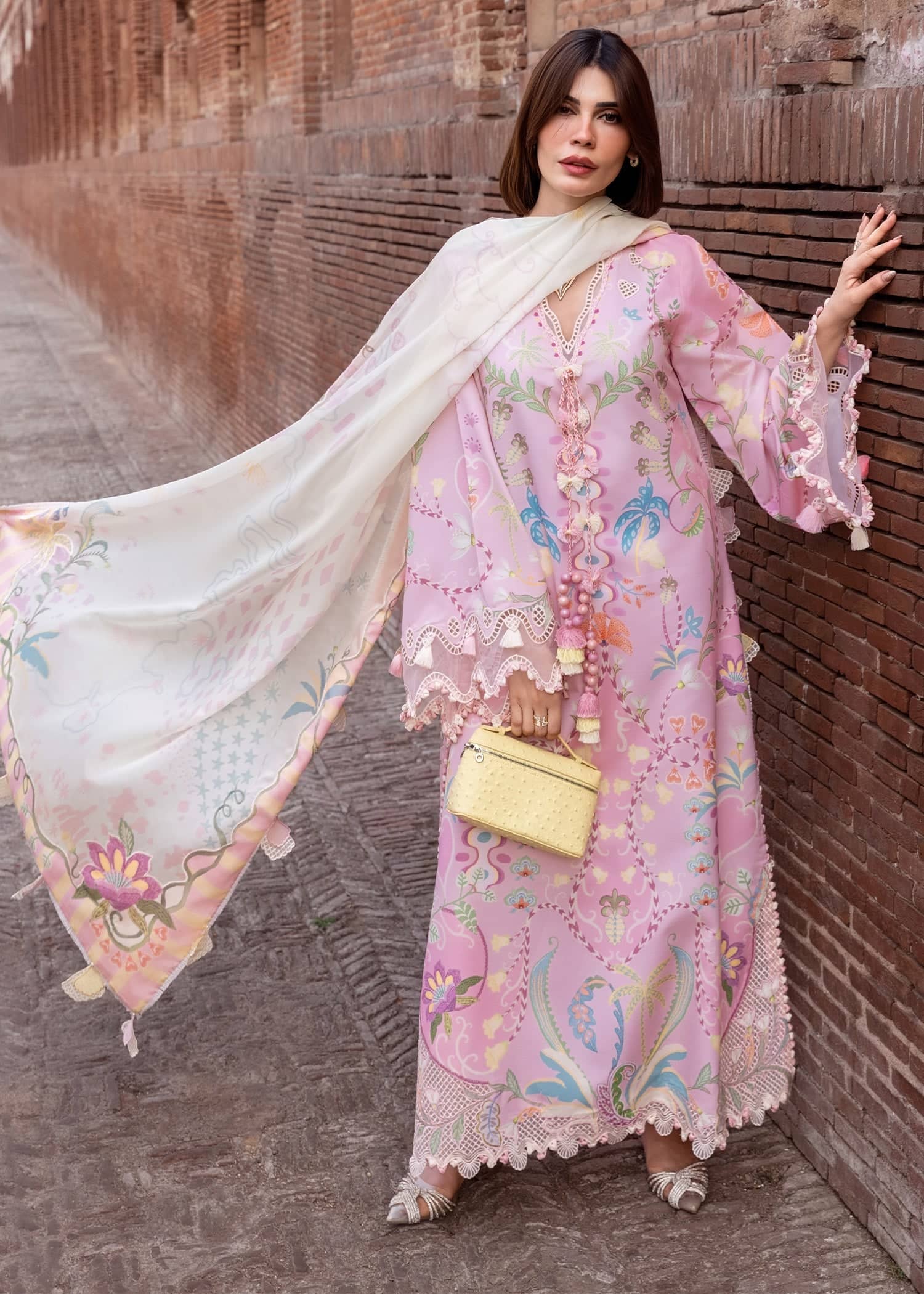img_flow_by_crimson_awwal_boutique
