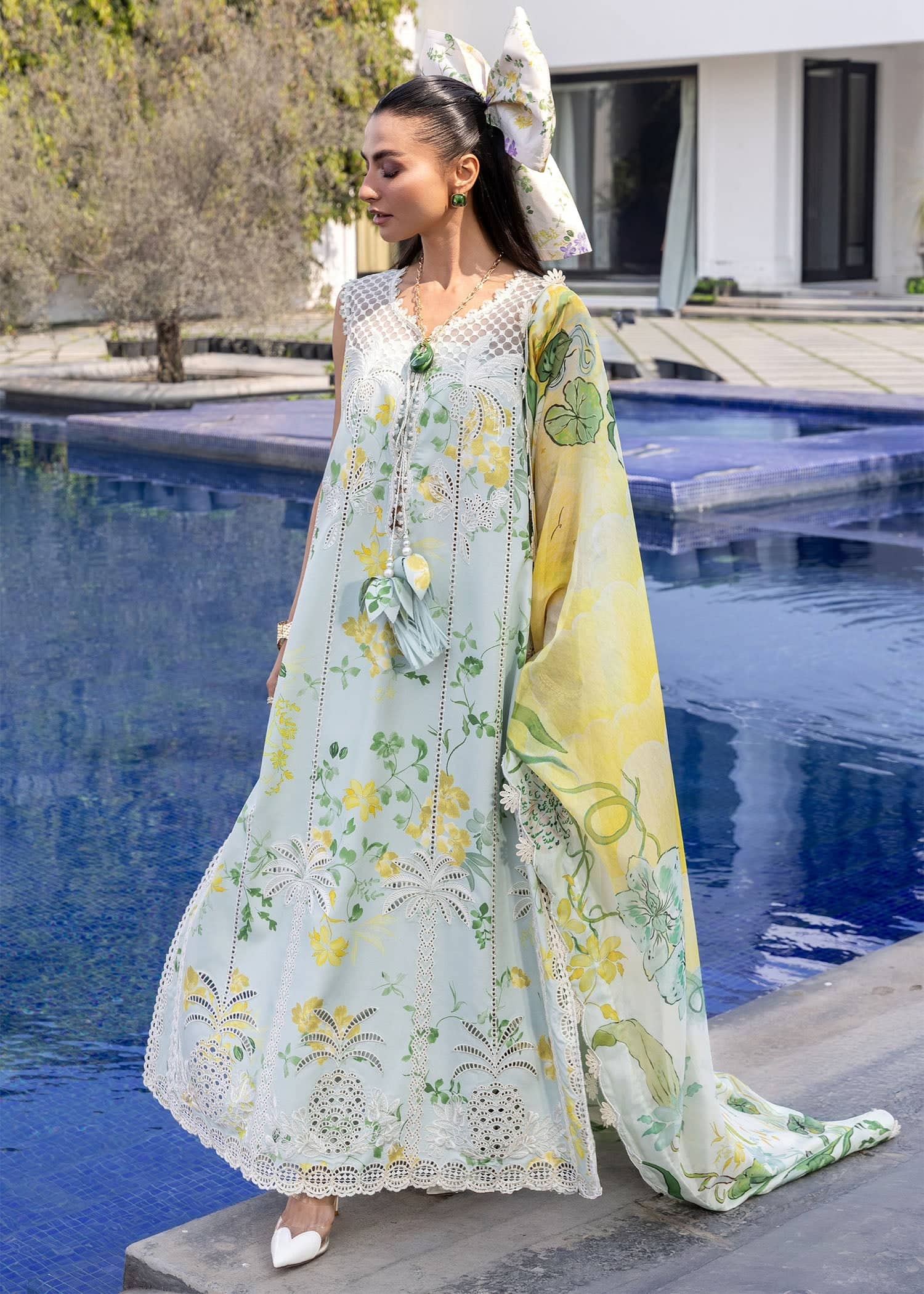 img_flow_by_crimson_awwal_boutique