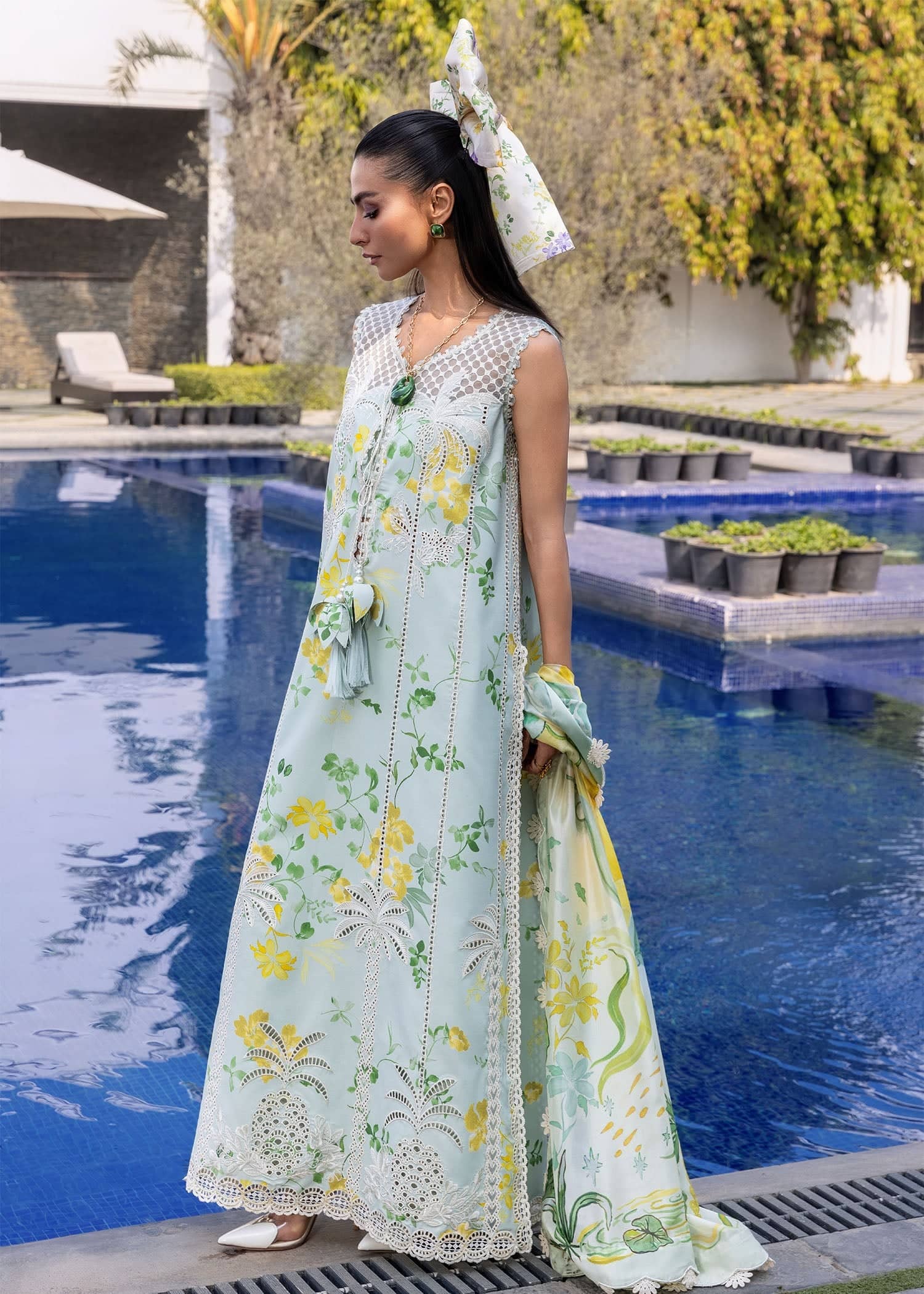 img_flow_by_crimson_awwal_boutique