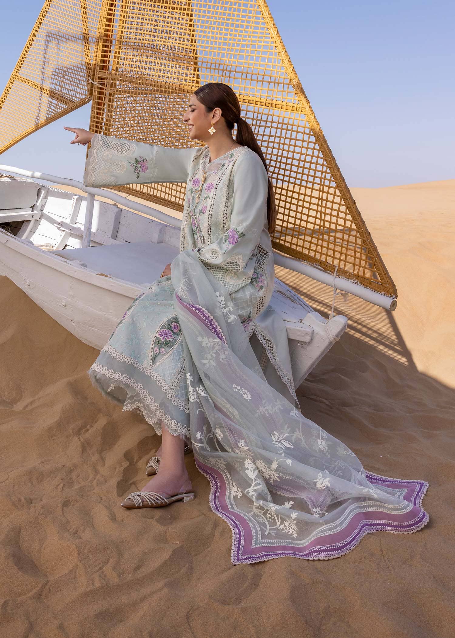 img_crimson_lawn_awwal_boutique