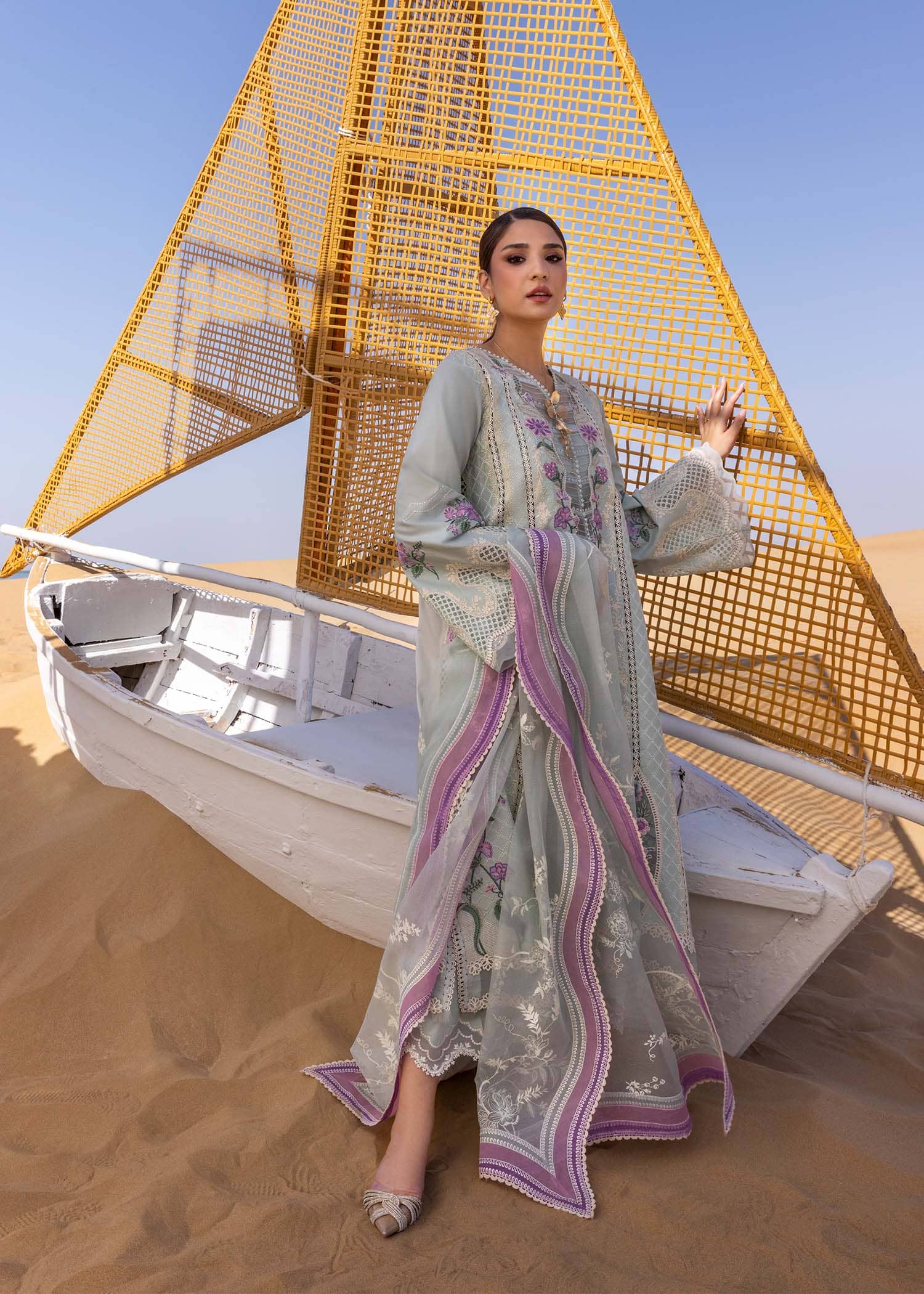 img_crimson_lawn_awwal_boutique