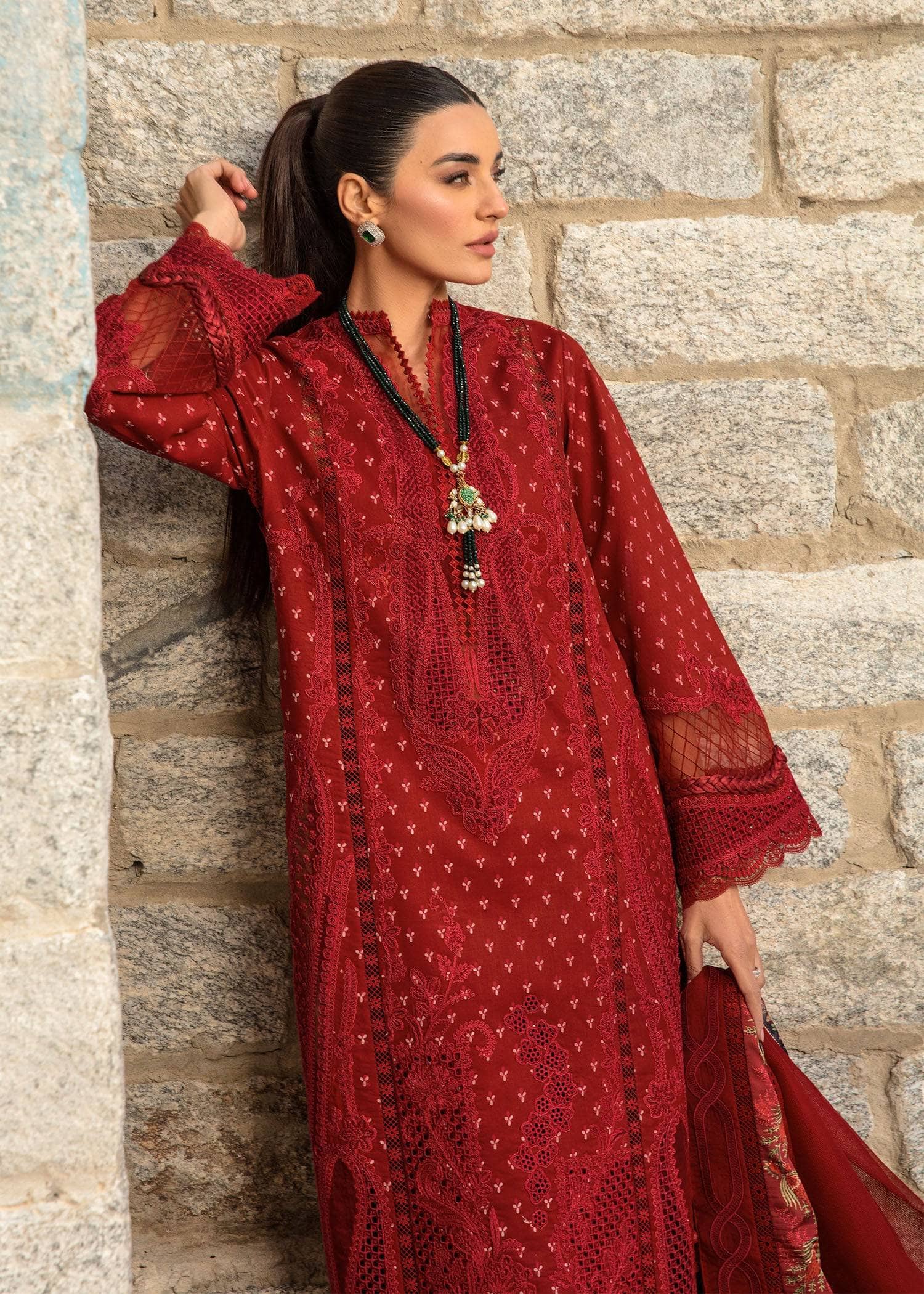 img_crimson_lawn_24_awwal_boutique