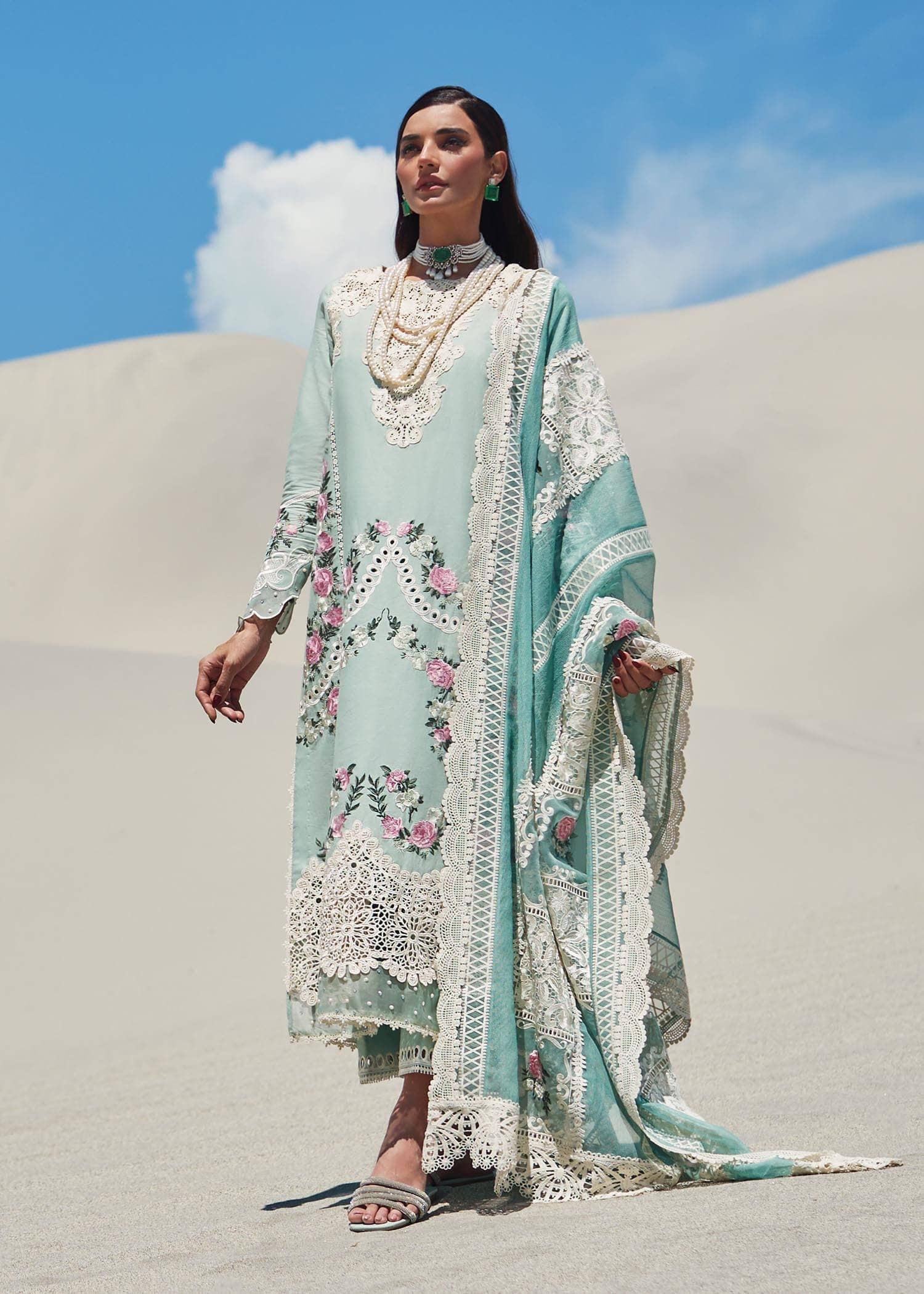 img_crimson_lawn_23_awwal_boutique
