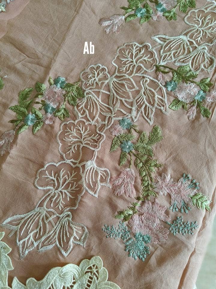 img_open_pic_crimson+lawn_23_awwal_boutique