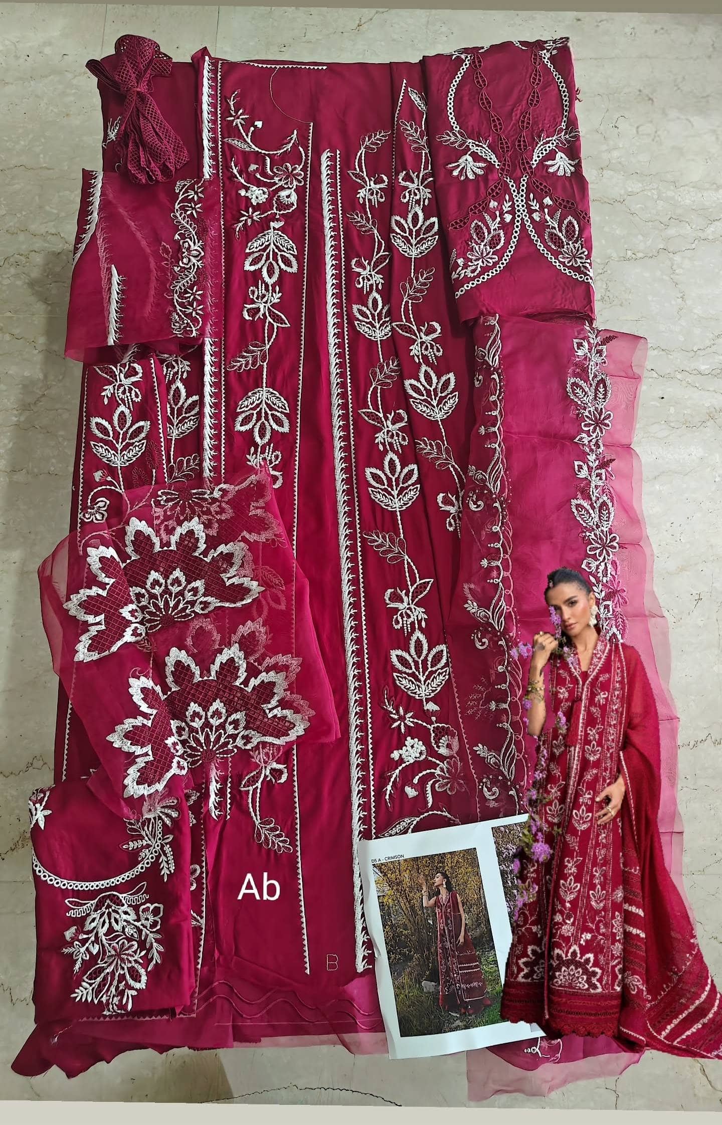 img_crimson_lawn_awwal_boutique