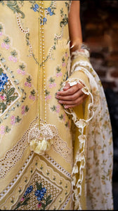 img_spotted_in_crimson_awwal_boutique