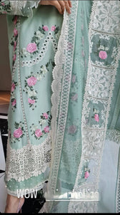 img_spotted_in_crimson_lawn_23_awwal_boutique