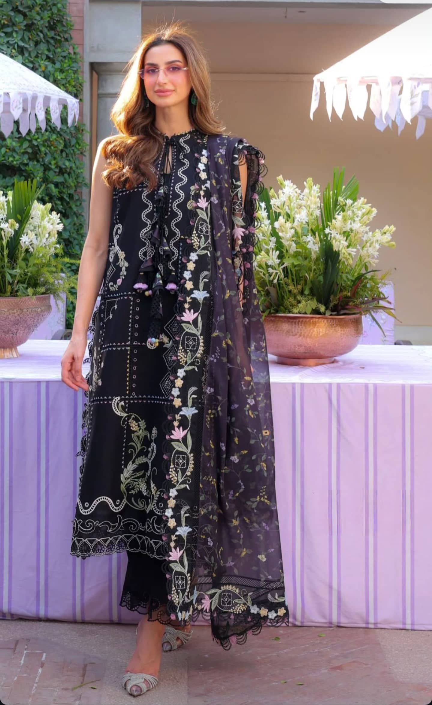 img_spotted_in_crimson_flow_awwal_boutique