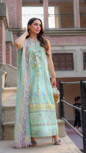 img_spotted_in_crimson_flow_awwal_boutique