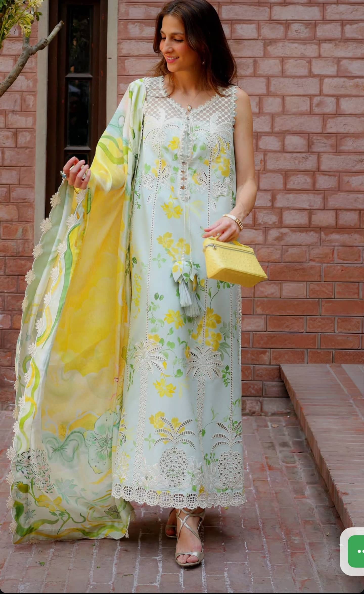 img_flow_by_crimson_lawn_awwal_boutique