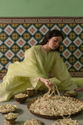 img_cross_stitch_chikankari_lawn_24_awwal_boutique