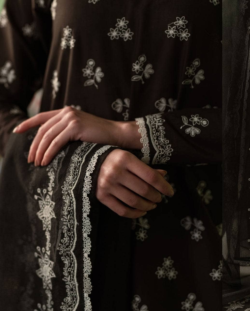img_cross_stitch_chikankari_lawn_24_awwal_boutique