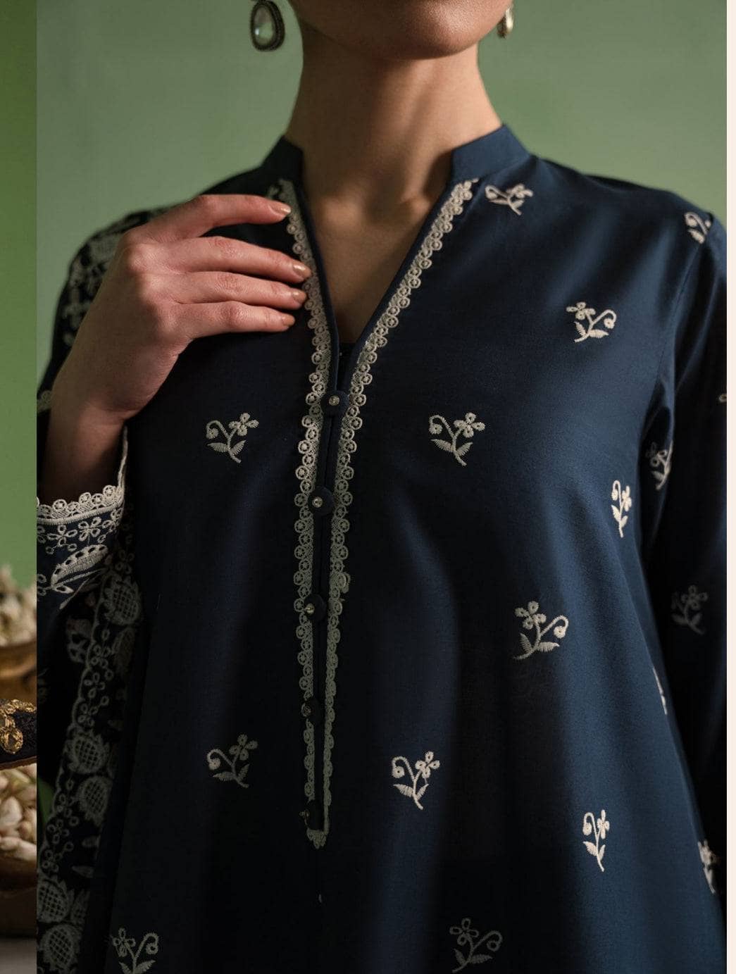 img_cross_stitch_chikankari_lawn_24_awwal_boutique