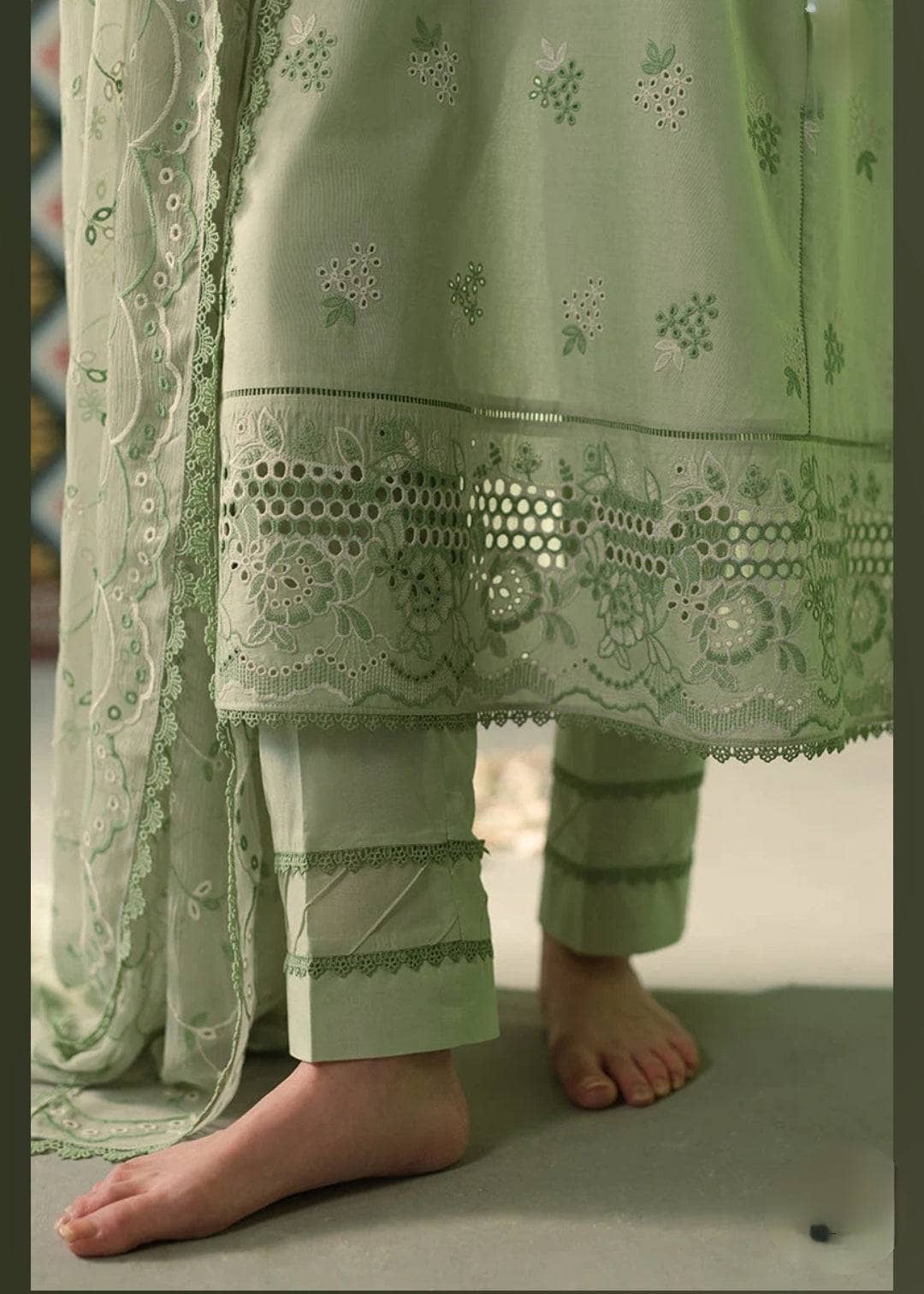img_cross_stitch_chikankari_lawn_24_awwal_boutique