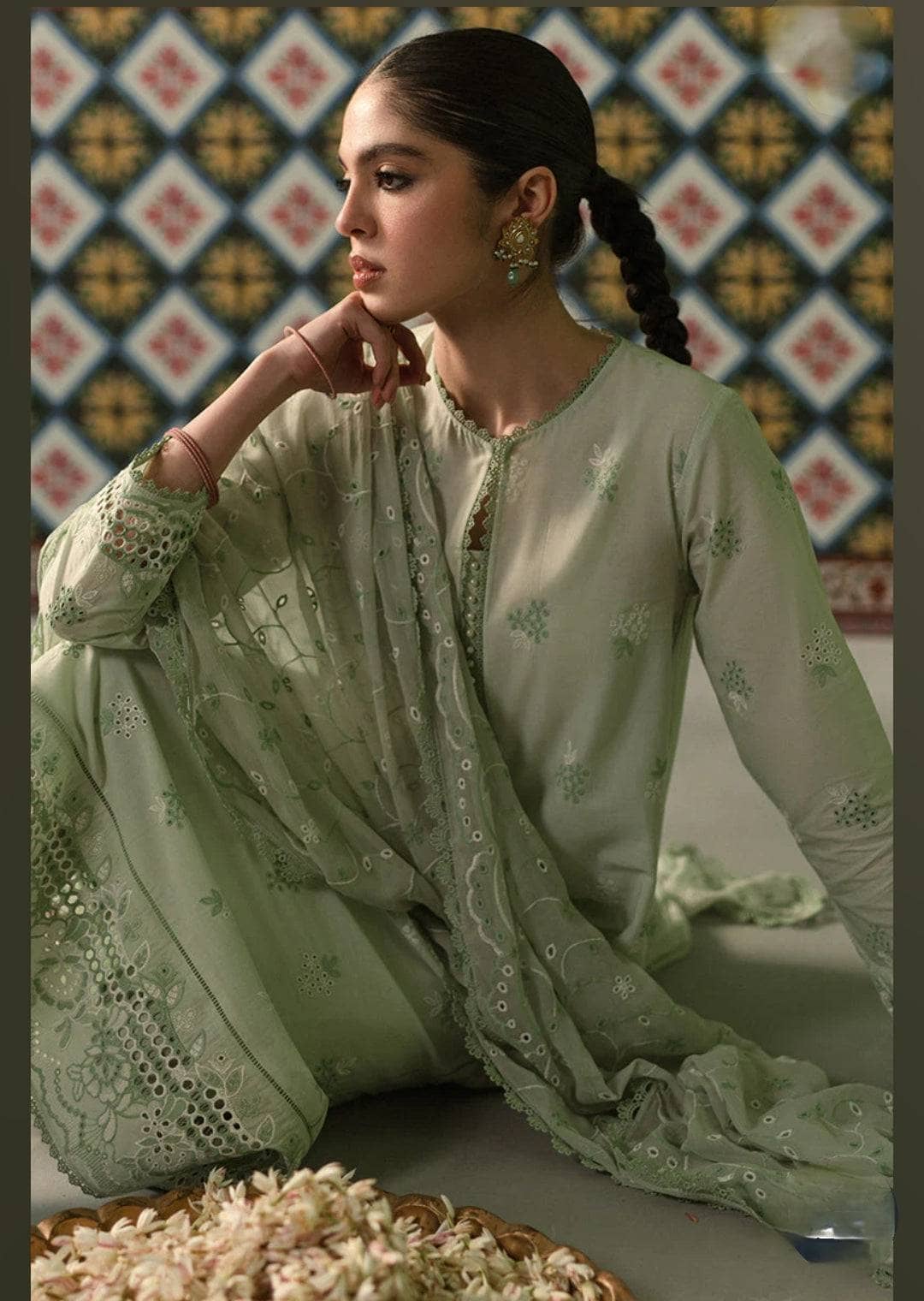 img_cross_stitch_chikankari_lawn_24_awwal_boutique