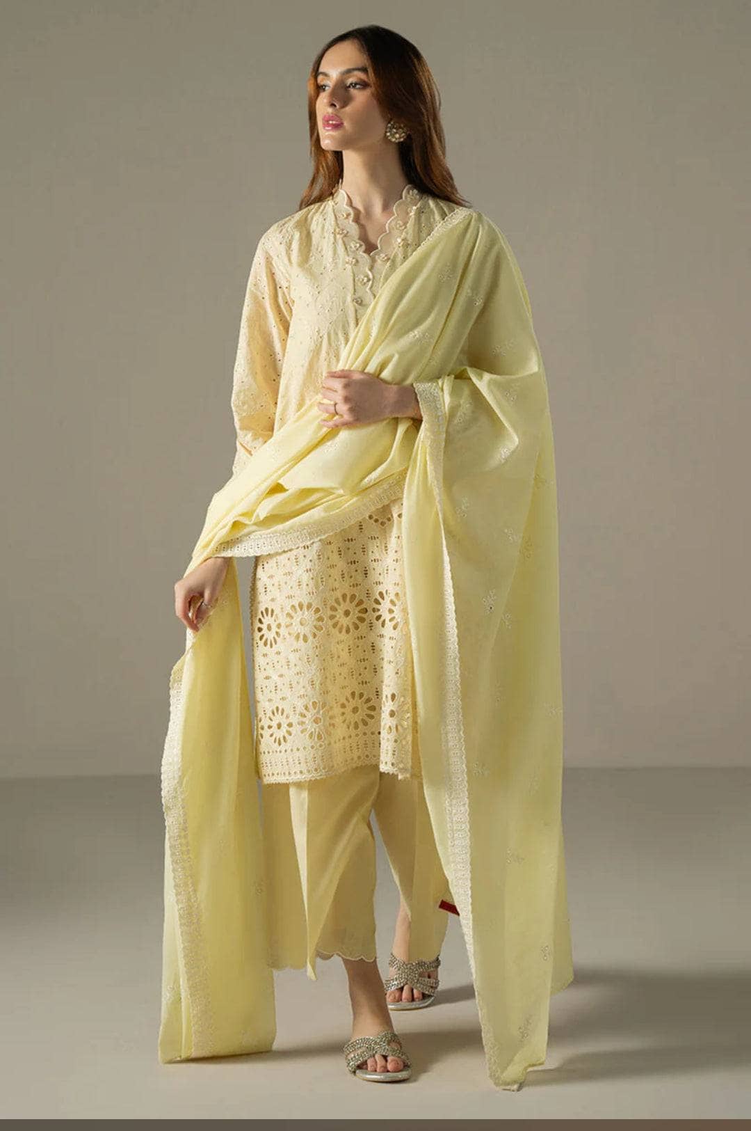 img_cross_stitch_chikankari_lawn_24_awwal_boutique