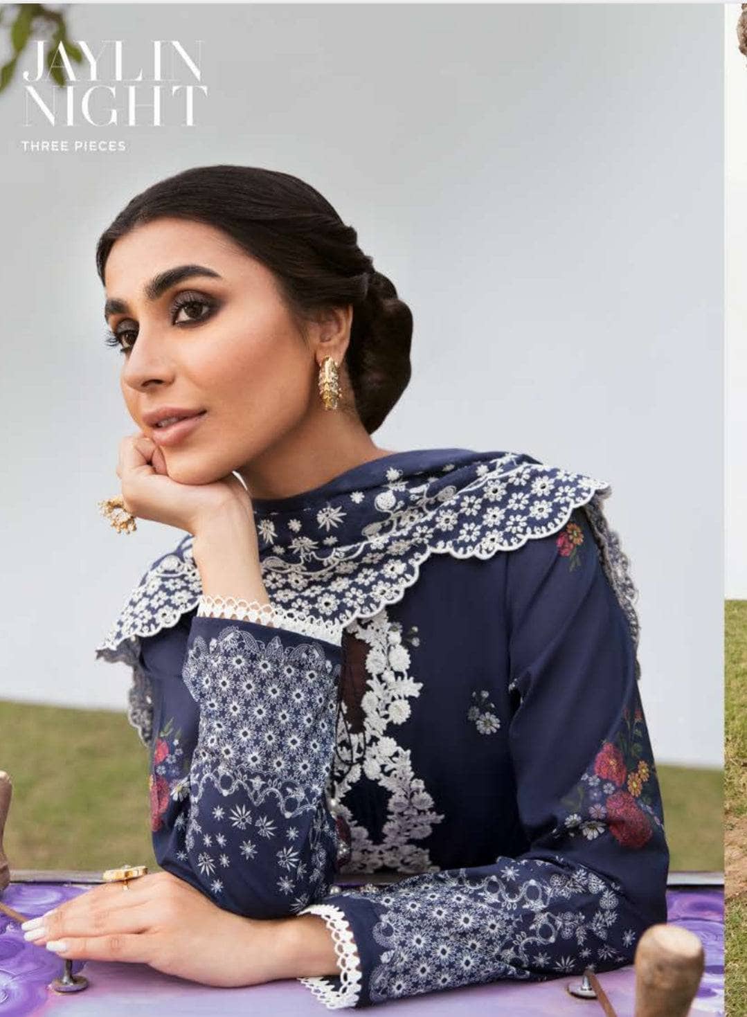 img_cross_stitch_eid_lawn_23_awwal_boutique