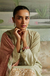 img_cross_stitch_sehar_cambric_awwal_boutique