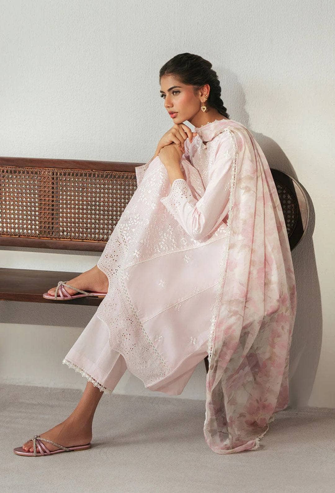 img_cross_stitch_chikankari_awwal_boutique