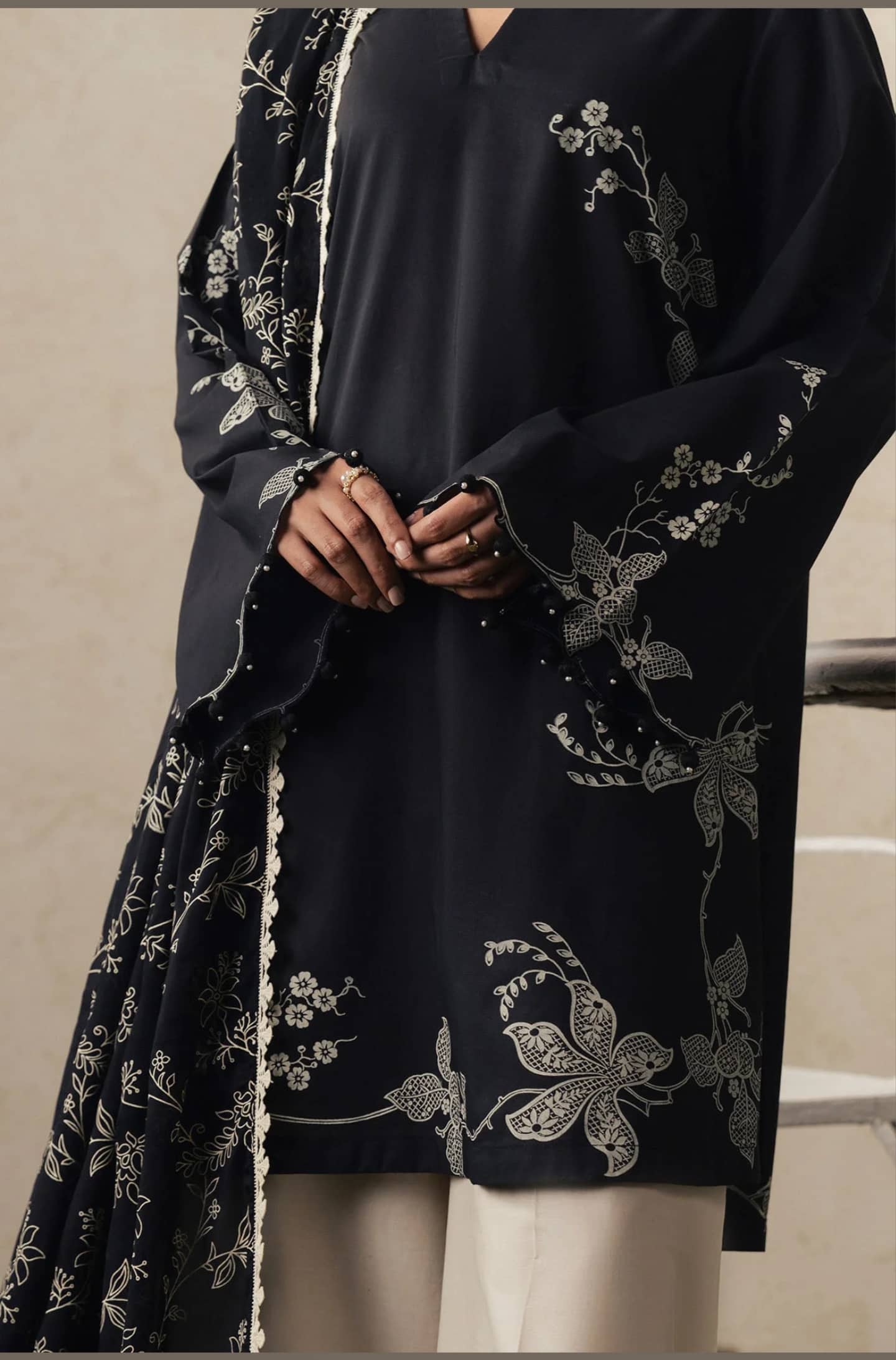Img_cross_stitch_lawn_awwal_boutique
