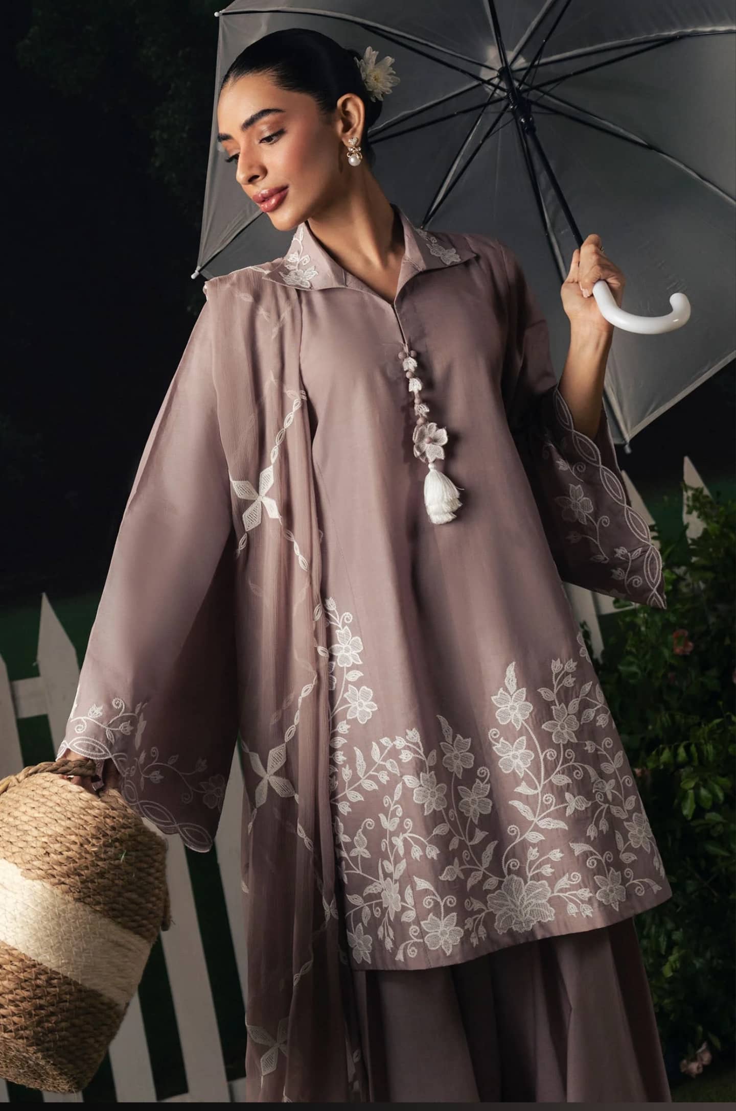 Cross Stitch Monsoon Edit 26/Mauve Whisper/Embroideried Dupatta