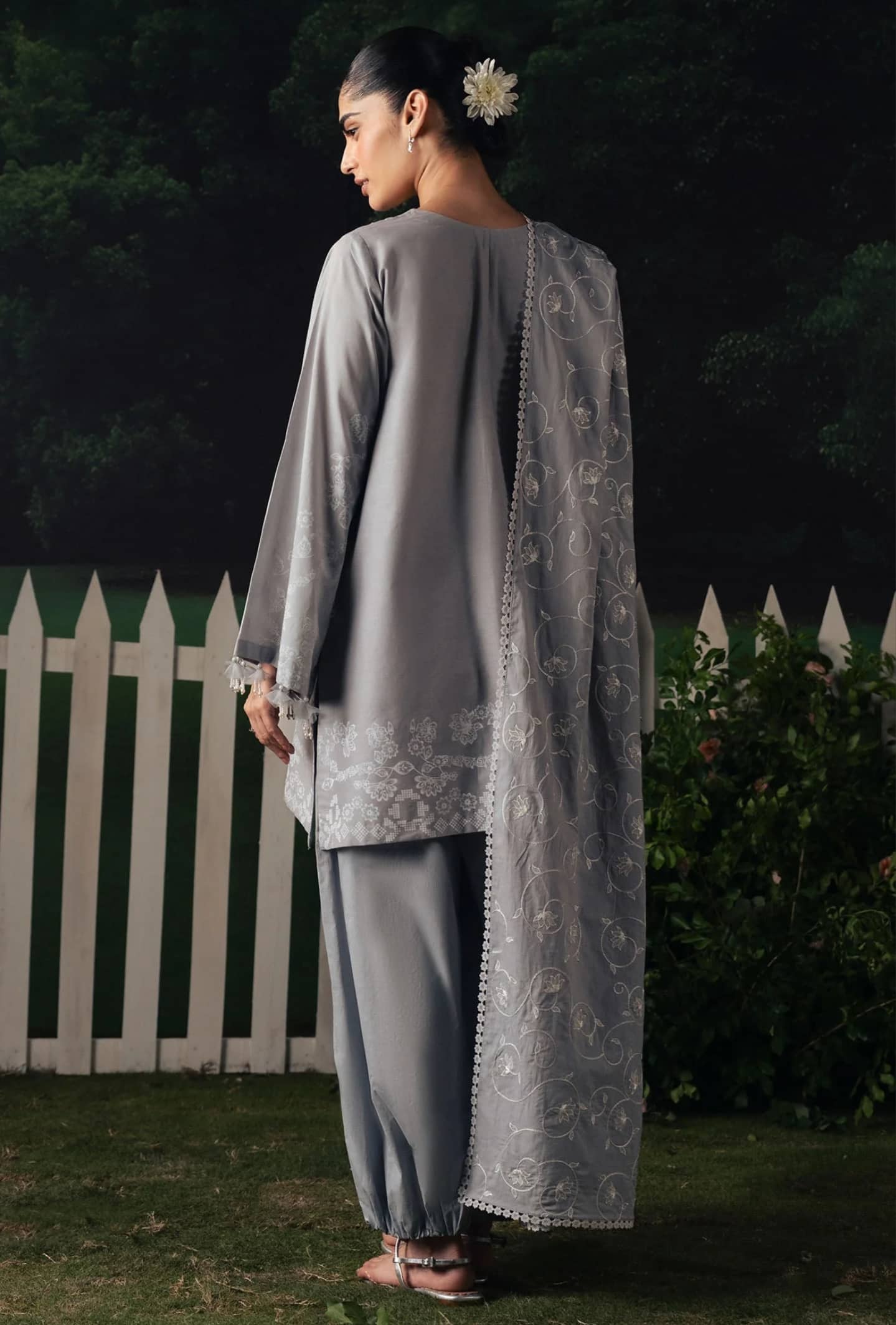 Cross Stitch Monsoon Edit 26/Selene Glow/Embroideried Dupatta