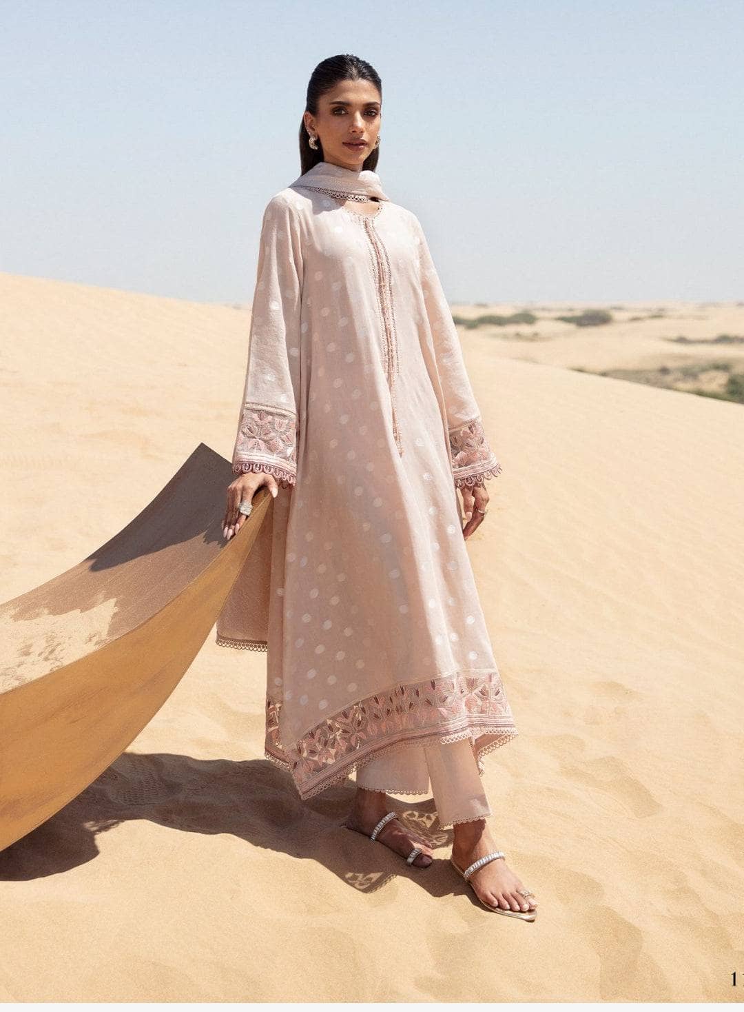 img_cross_stitch_eid_lawn_24_awwal_boutique