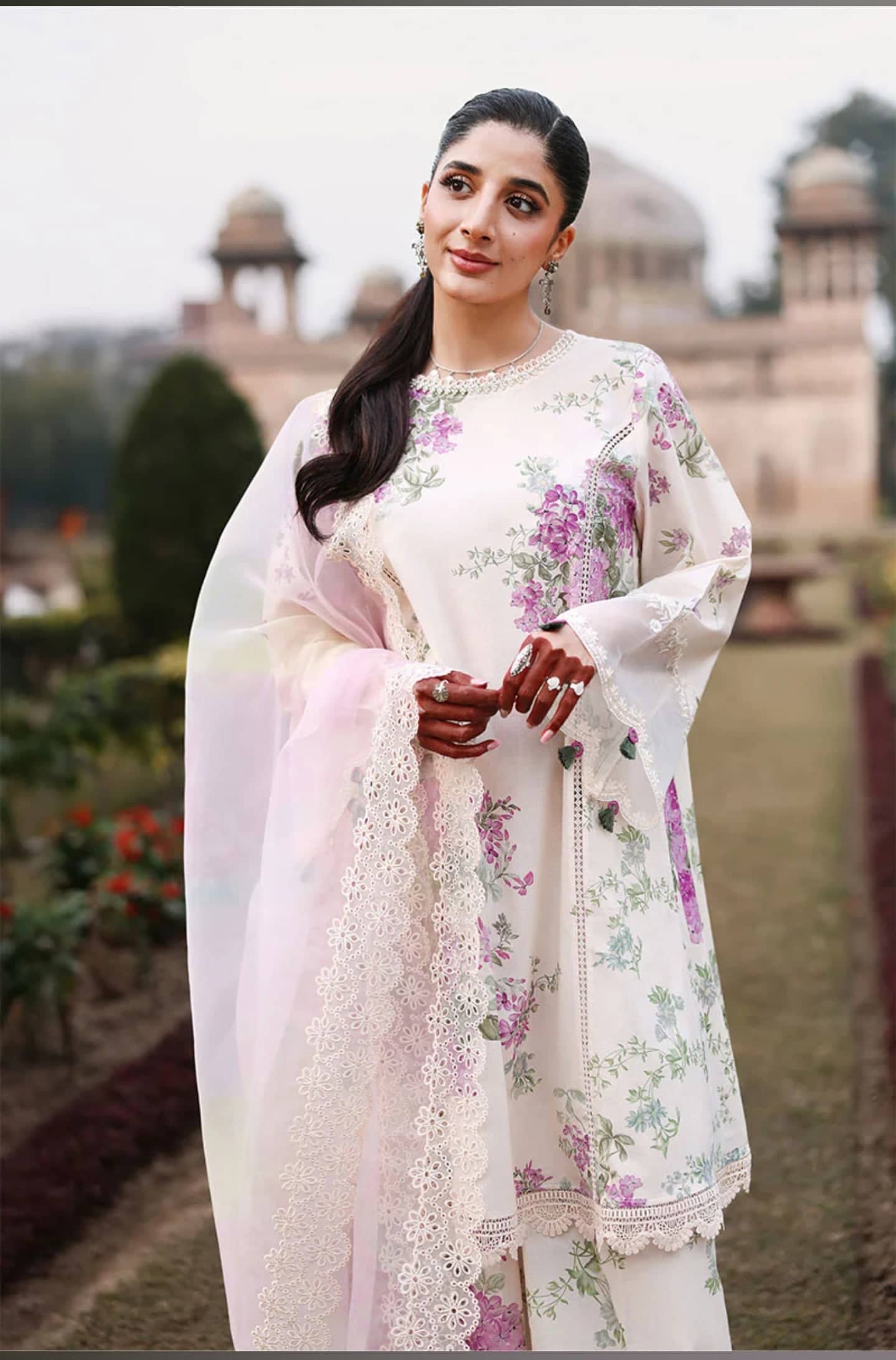 img_cross_stitch_eid_lawn_26_awwal_boutique